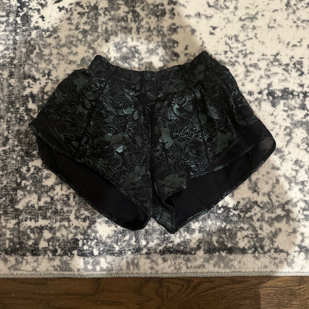 Black lulu shorts